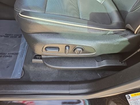 Used 2023 Chevrolet Traverse Premier image 54