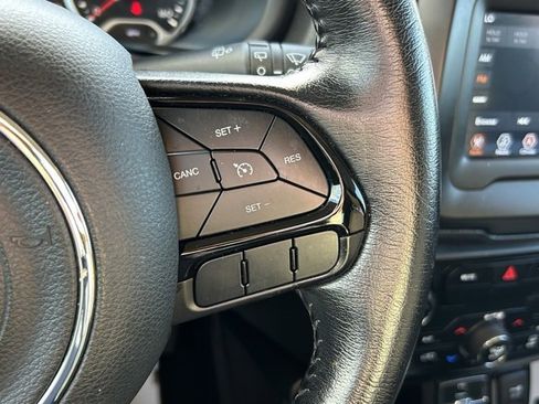 Used 2020 Jeep Renegade Altitude image 22