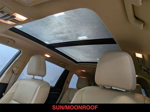 Used 2014 Toyota Highlander Limited image 2