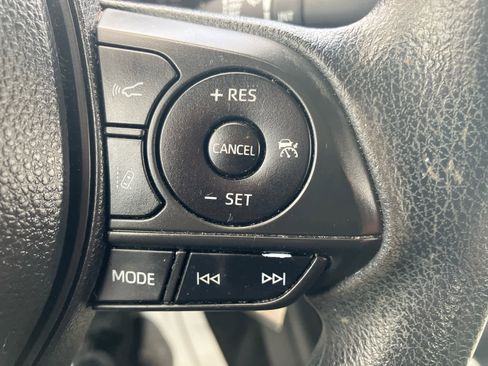 Used 2021 Toyota Corolla LE FWD image 17