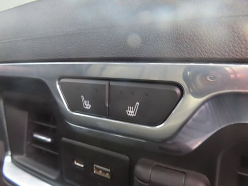 Used 2019 Chevrolet Silverado 1500 LTZ image 39