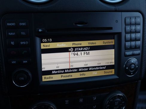 Used 2011 Mercedes-Benz GL 450 4MATIC image 35