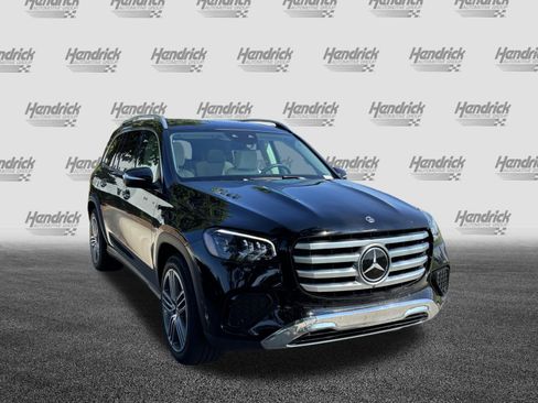 Used 2024 Mercedes-Benz GLS 450 4MATIC image 2