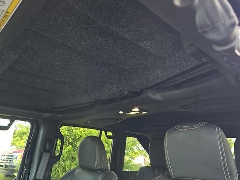 Used 2019 Jeep Wrangler Unlimited Rubicon AWD/4WD image 15