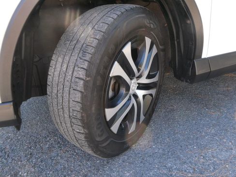 Used 2016 Toyota RAV4 LE image 28