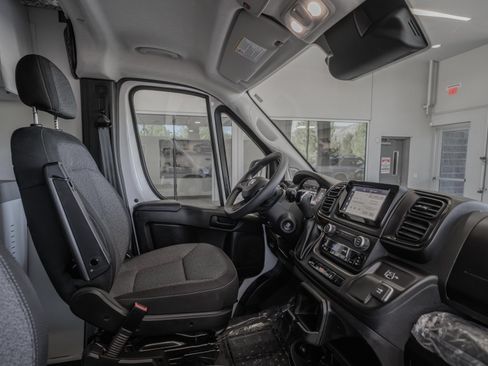 Used 2024 RAM ProMaster 3500 FWD image 17