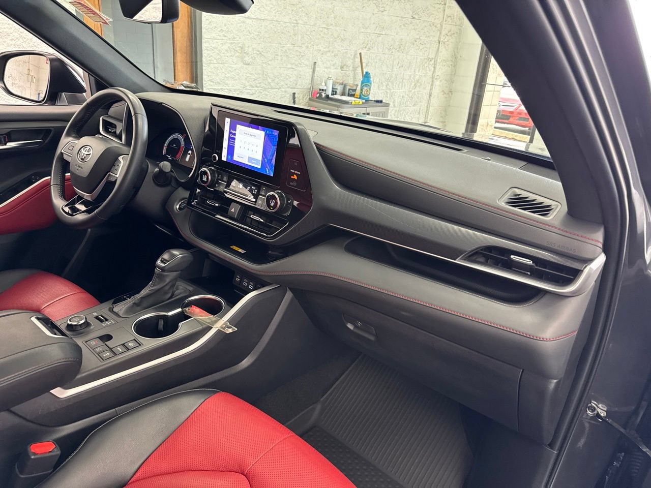 Used 2025 Toyota Highlander XSE AWD/4WD image 55
