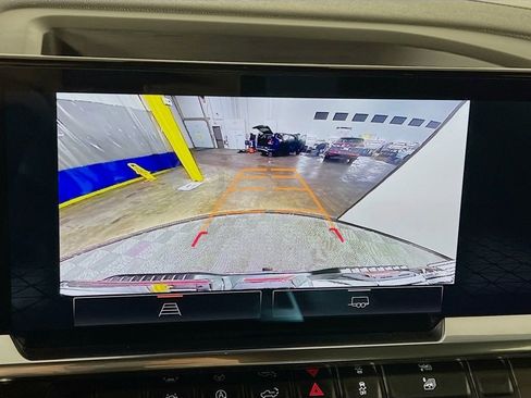 Used 2025 GMC Sierra 1500 SLT image 14