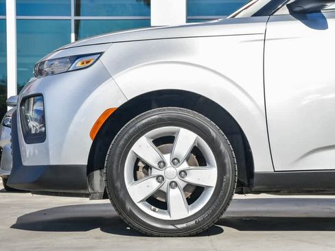 Used 2020 Kia Soul LX image 10