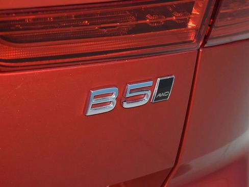 Used 2022 Volvo XC60 B5 Momentum image 28