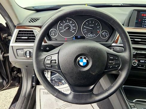 Used 2018 BMW 320i xDrive Sedan w/ Convenience Package AWD/4WD image 14