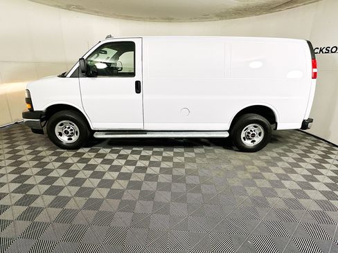 Used 2024 GMC Savana 2500 Work Van w/ Driver Convenience Package image 6