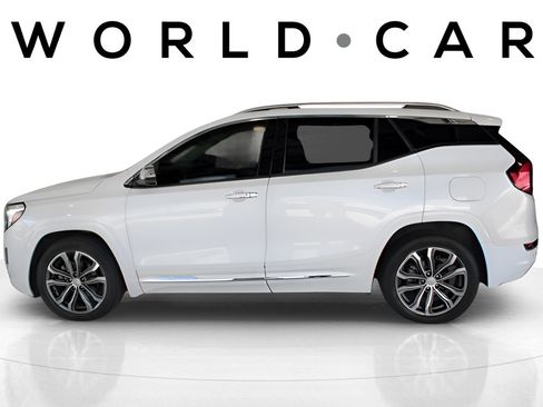 Used 2020 GMC Terrain Denali w/ Denali Premium Package FWD image 6