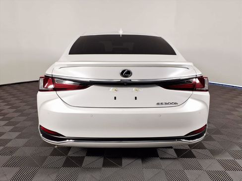 Used 2025 Lexus ES 300h w/ Luxury Package image 5