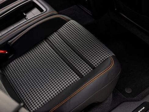 Certified 2025 Porsche Cayenne GTS image 37