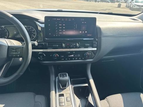 Used 2026 Nissan Pathfinder SV AWD/4WD image 24