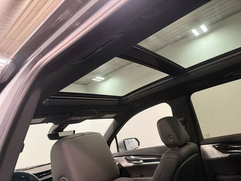 Used 2024 Cadillac XT6 Premium Luxury image 11