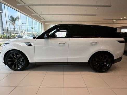 New 2026 Land Rover Range Rover Sport SE AWD/4WD image 2