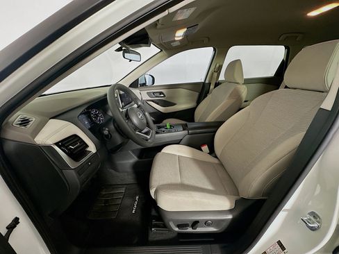 Used 2023 Nissan Rogue SV FWD image 13