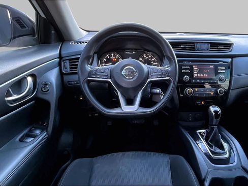 Used 2017 Nissan Rogue S w/ Appearance Package FWD image 6