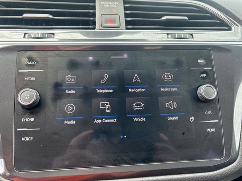 Used 2021 Volkswagen Tiguan SEL w/ 3-Row Tiguan MDO Package FWD image 18