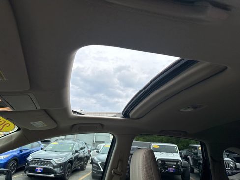 Used 2016 Honda CR-V EX image 30