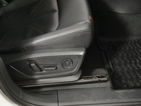 Certified 2021 Audi Q3 2.0T Premium w/ Convenience Package image 10