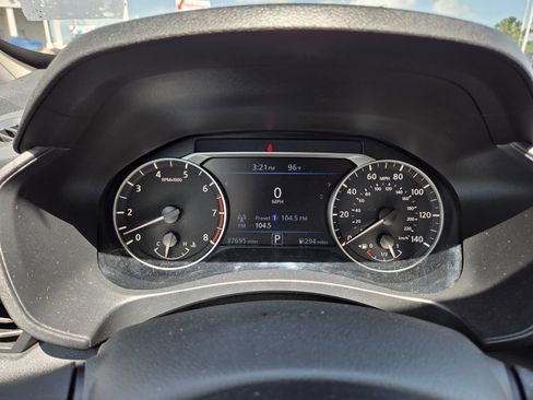 Used 2025 Nissan Altima 2.5 SV FWD image 11