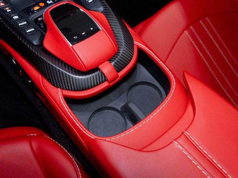 Used 2019 Aston Martin V8 Vantage Coupe image 48