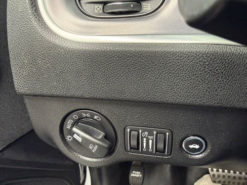 Used 2020 Dodge Charger GT w/ Blacktop Package image 28