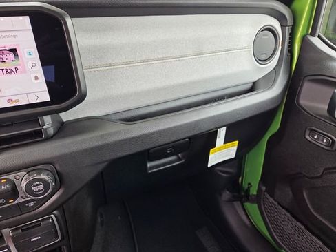 New 2026 Jeep Gladiator Sport image 25