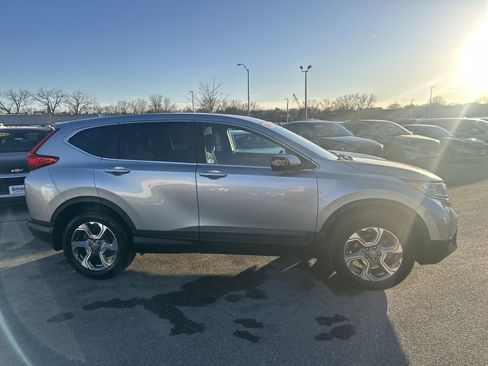 Used 2017 Honda CR-V EX image 3