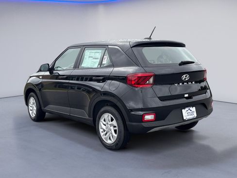 New 2025 Hyundai Venue SE image 6