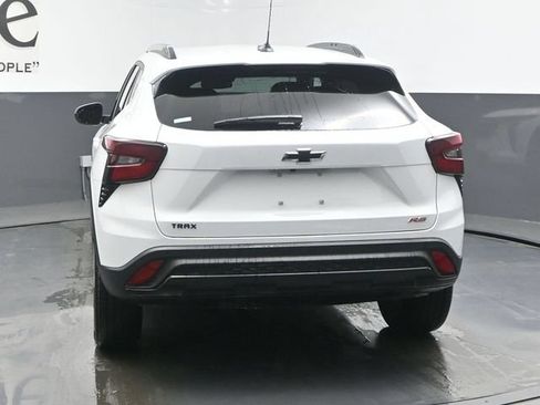 New 2026 Chevrolet Trax RS w/ Sunroof Package FWD image 13