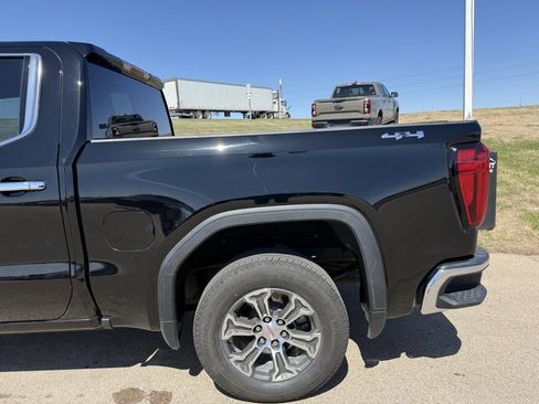 Used 2025 GMC Sierra 1500 SLT image 28
