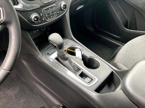 Used 2024 Chevrolet Equinox LT image 18