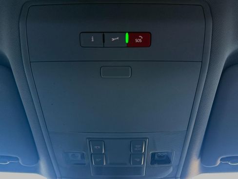 Used 2023 Volkswagen Atlas SE image 43