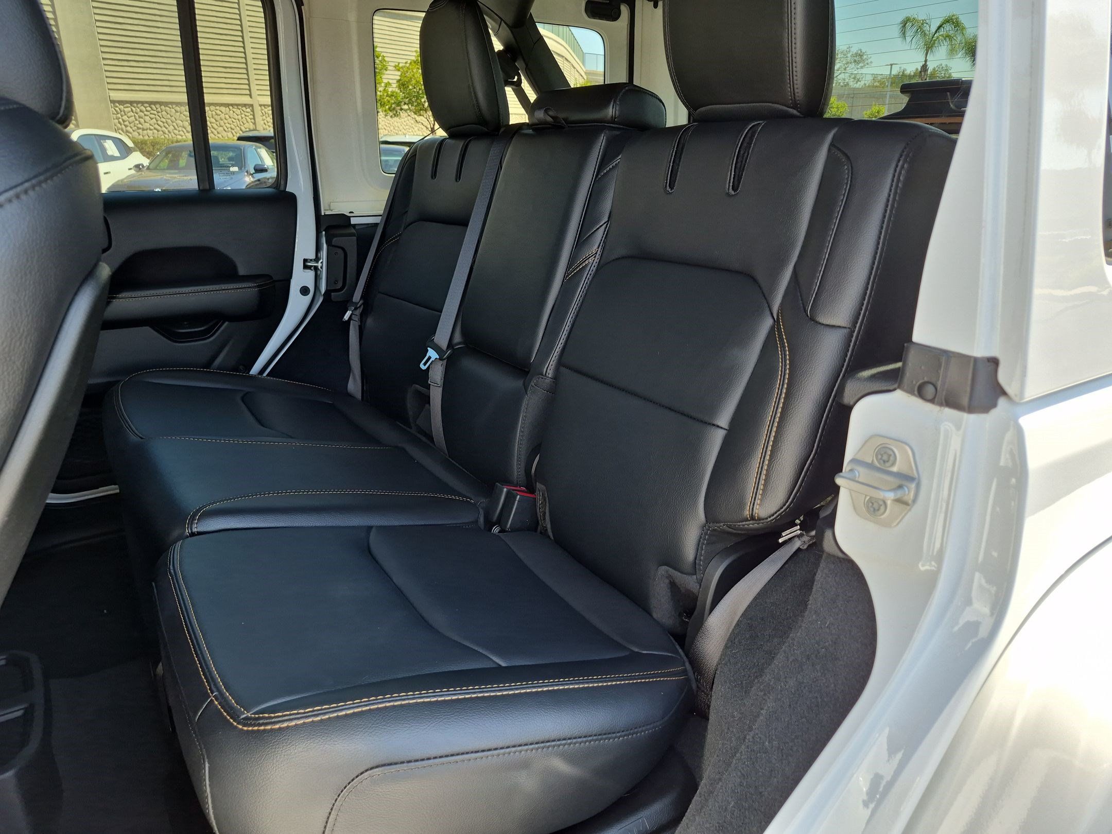 Used 2024 Jeep Wrangler Unlimited Sahara w/ Safety Group AWD/4WD image 30