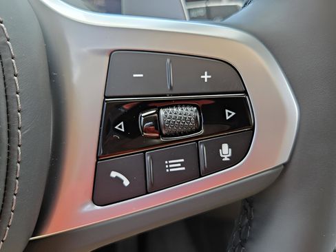 New 2026 BMW X5 xDrive50e w/ Executive Package image 22