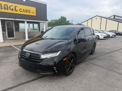 Used 2023 Honda Odyssey Sport image 2