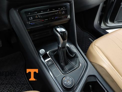Used 2022 Volkswagen Tiguan SE w/ Panoramic Sunroof Package AWD/4WD image 62
