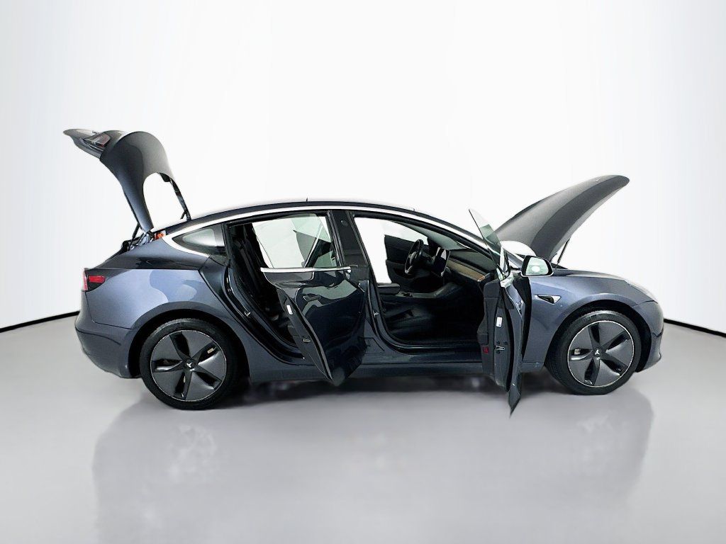 Used 2018 Tesla Model 3 Mid Range RWD image 31
