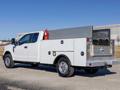 Used 2017 Ford F350 XL image 5