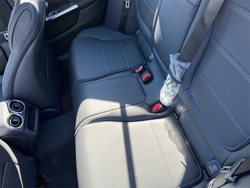 New 2026 Mercedes-Benz C 300 4MATIC Sedan image 8