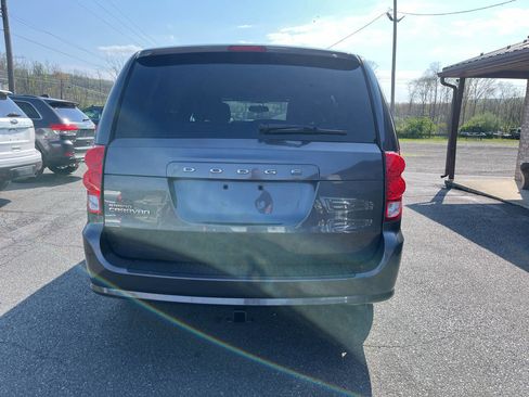 Used 2016 Dodge Grand Caravan SXT w/ UConnect Hands-Free Group FWD image 7