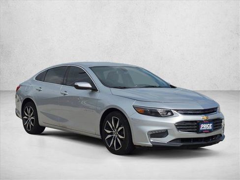 Used 2018 Chevrolet Malibu LT FWD image 3
