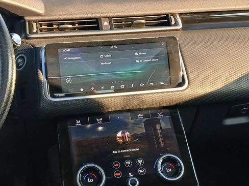 Used 2018 Land Rover Range Rover Velar S AWD/4WD image 26