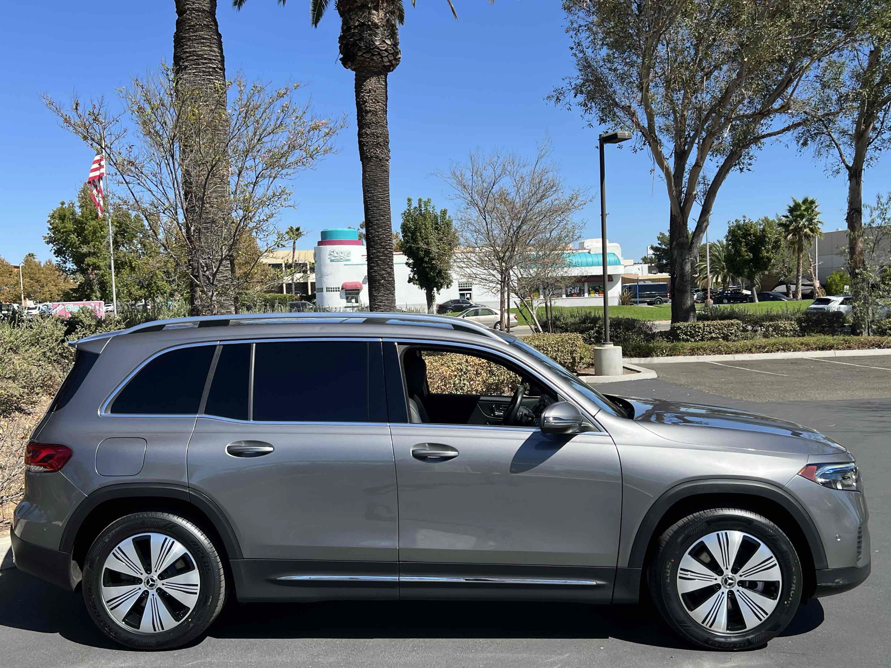 Used 2023 Mercedes-Benz EQB 300 4MATIC image 18