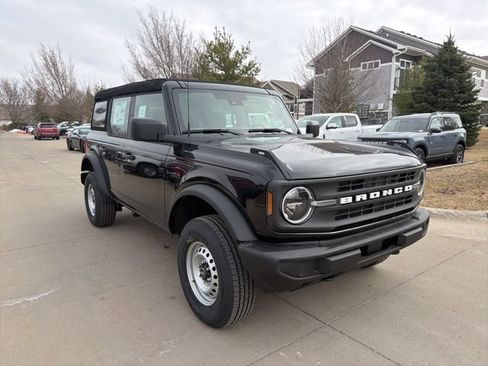New 2026 Ford Bronco 4-Door AWD/4WD image 3