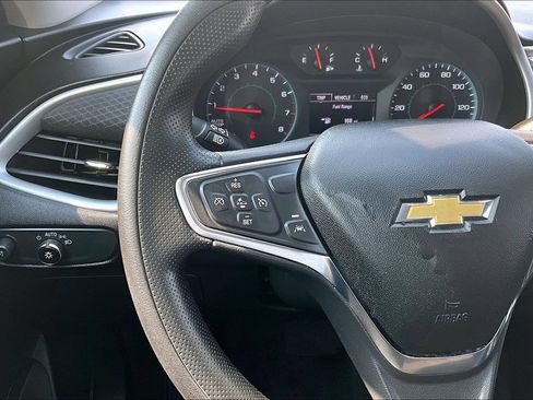 Used 2023 Chevrolet Malibu LT FWD image 18